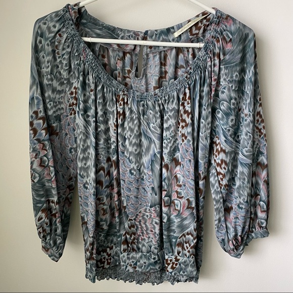 Twelfth Street By Cynthia Vincent Gorgeous feather print silk 3/4 sleeve top. - Picture 1 of 9